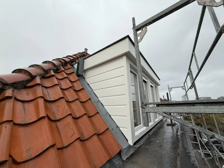 Kunststof kozijnen en rolluiken montage door VijfSterrenHuis Bouw